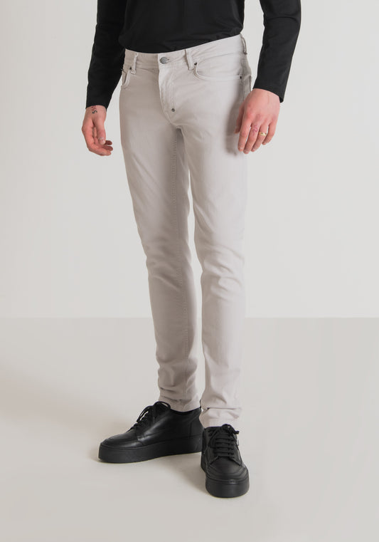 Jeans Tapered Ozzy In Power St