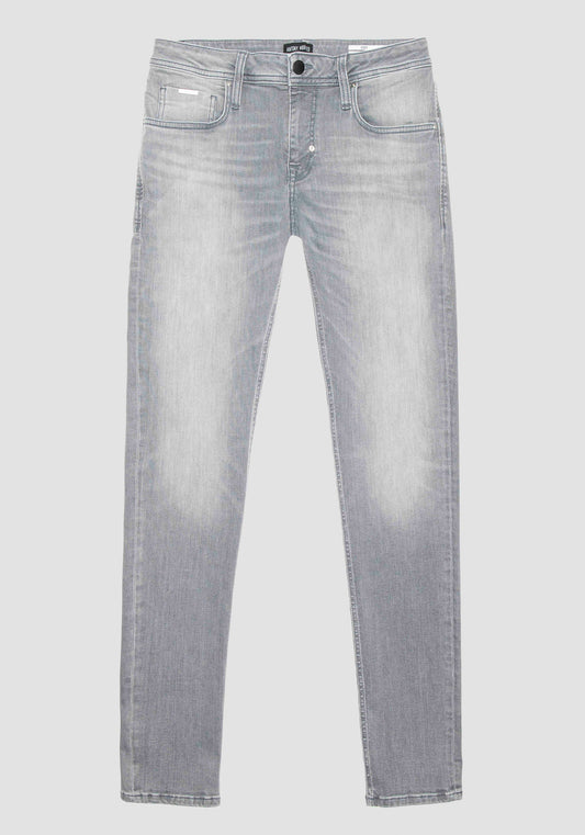Jean Ozzy Tapered Fit En Gris