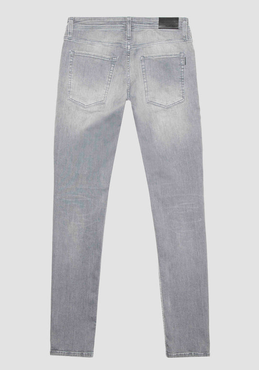 Jean Ozzy Tapered Fit En Gris