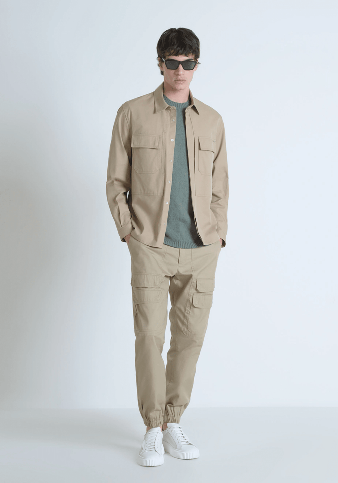 Look moderno casual para hombre