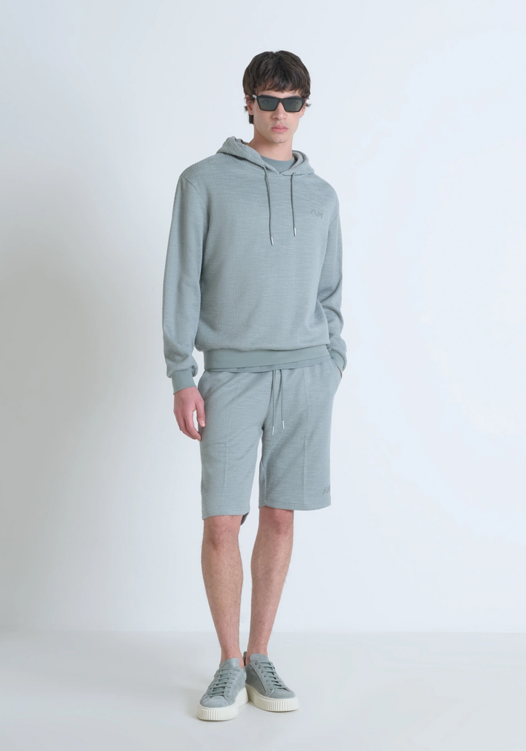 LOOK 17