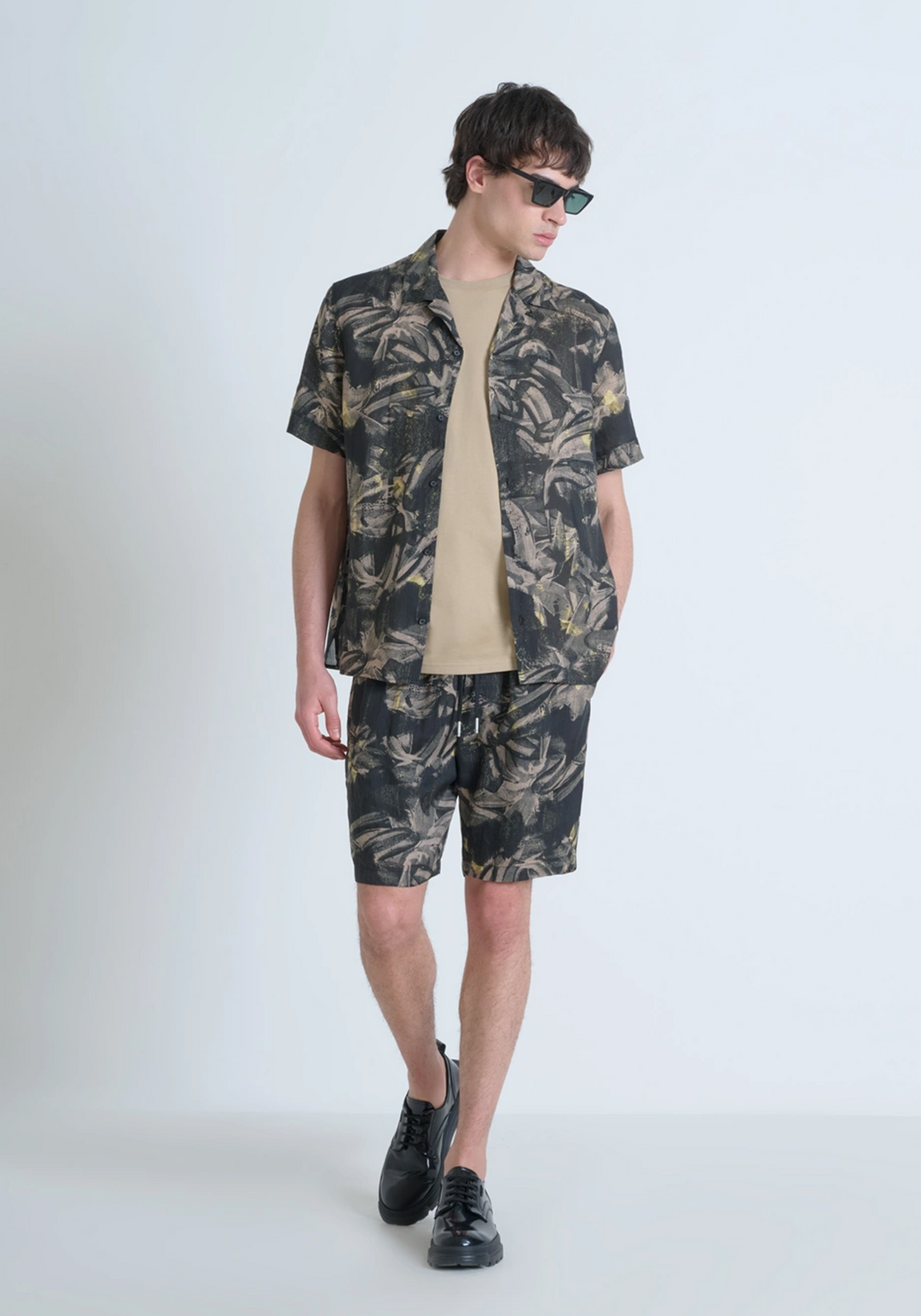 LOOK 26