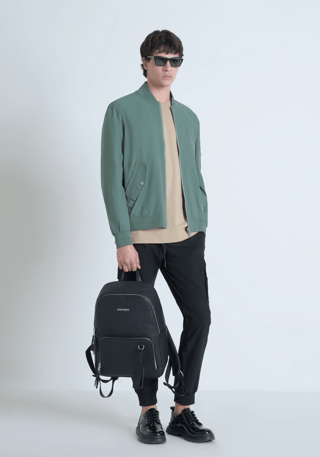 Look smart casual con actitud para hombre