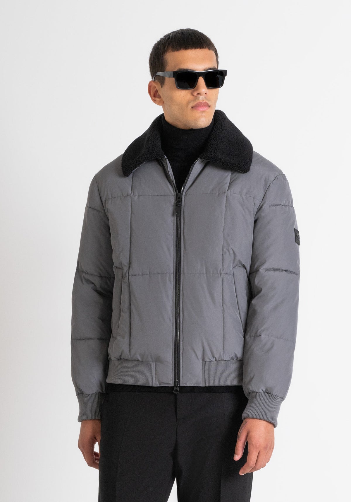 COAT REGULAR FIT IN TECHNO FAB