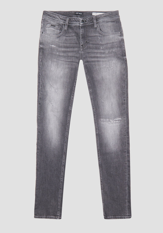 Jeans Ozzy Tapered Fit In Power