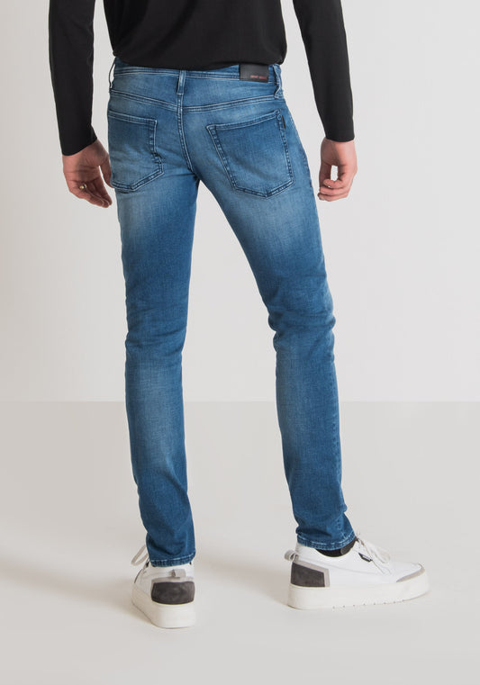 Jeans Ozzy Tapered Fit In Power