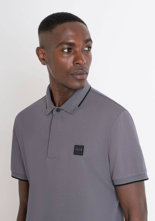 Camiseta tipo polo gris clara para hombre