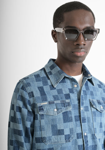 Chaqueta slim fit en denim azul claro